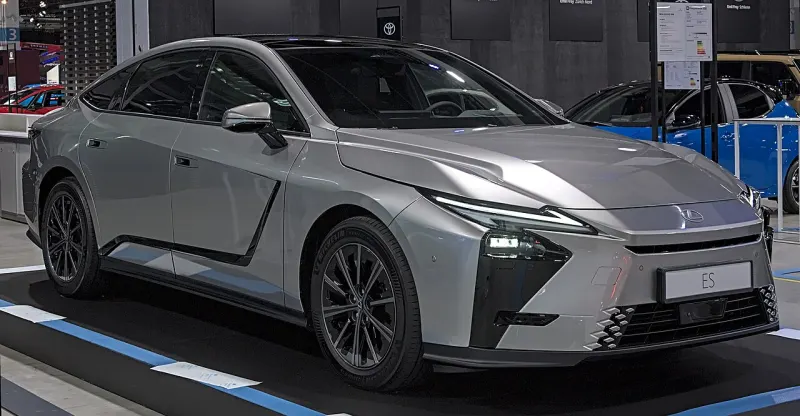 Lexus ES 300 Eighth generation (2025 óta)