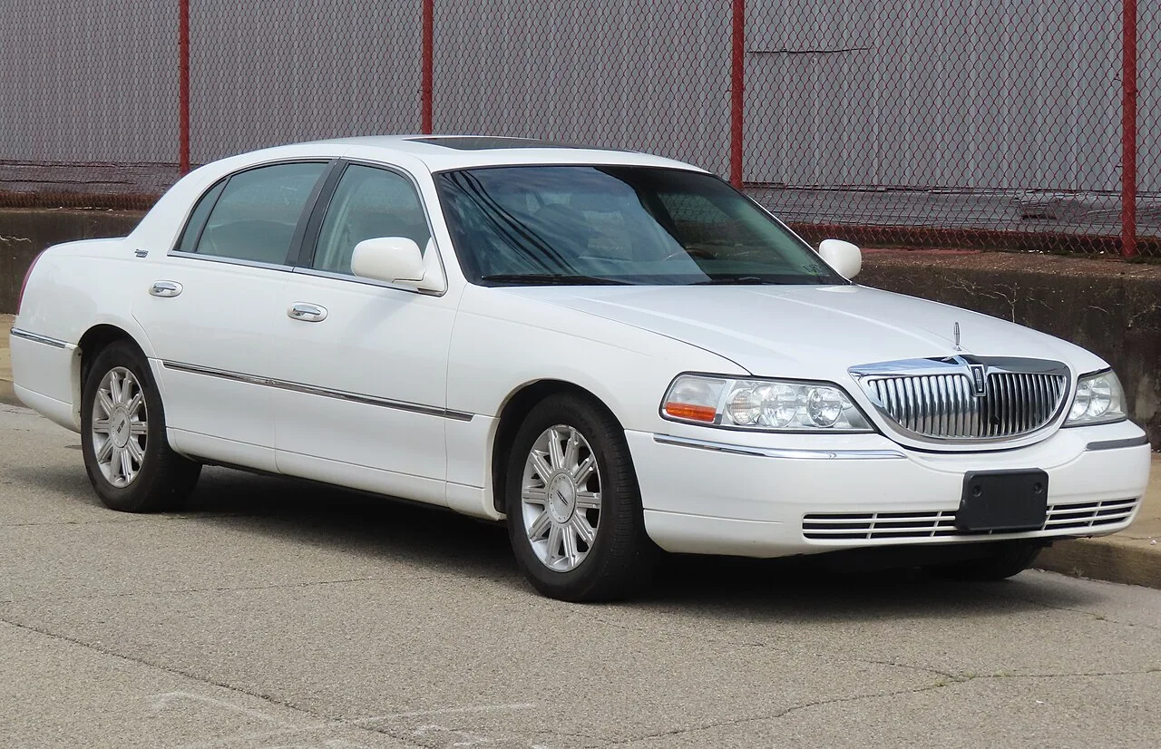 Lincoln Town Car (1980–2011)