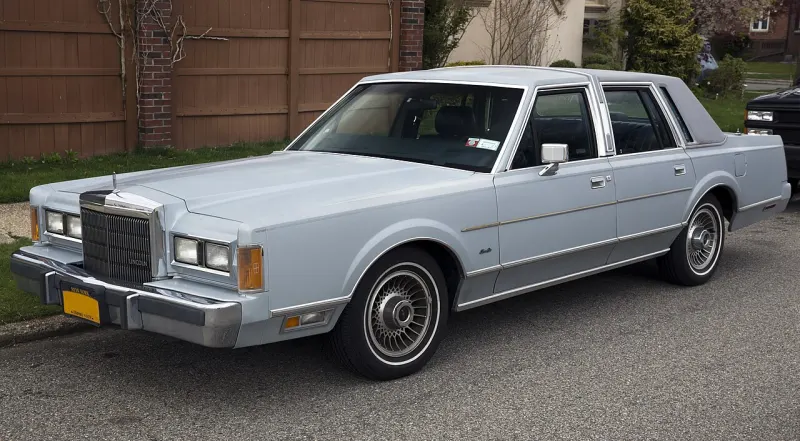 Lincoln Town Car First generation (1980–1989)