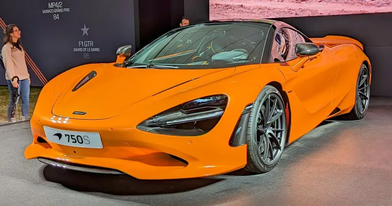 McLaren 765LT 750S (2023 óta)
