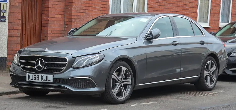 Mercedes-Benz E 300 W213 (2016–2023)