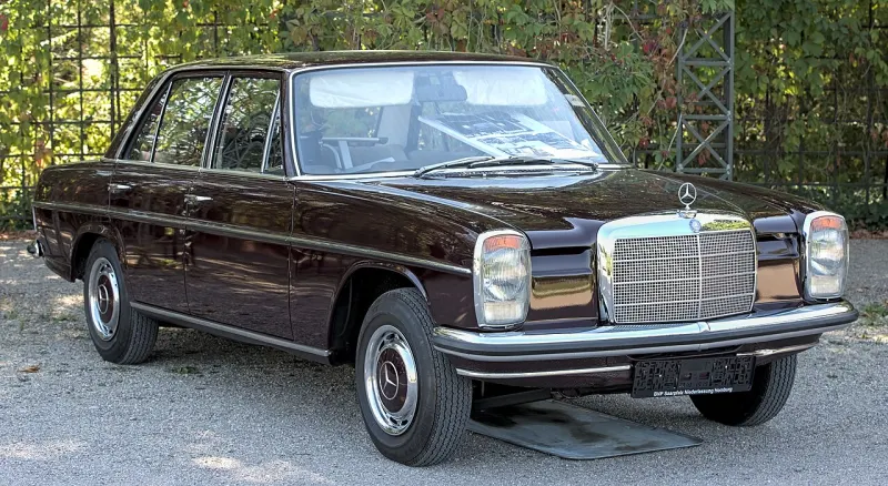 Mercedes-Benz E 300 W114/W115 (1968–1976)