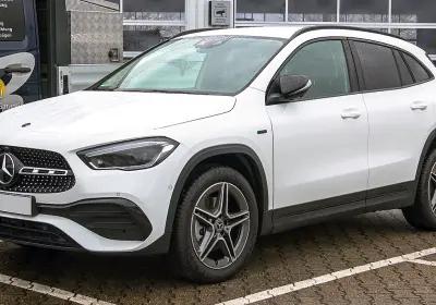 Mercedes-Benz GLA 200