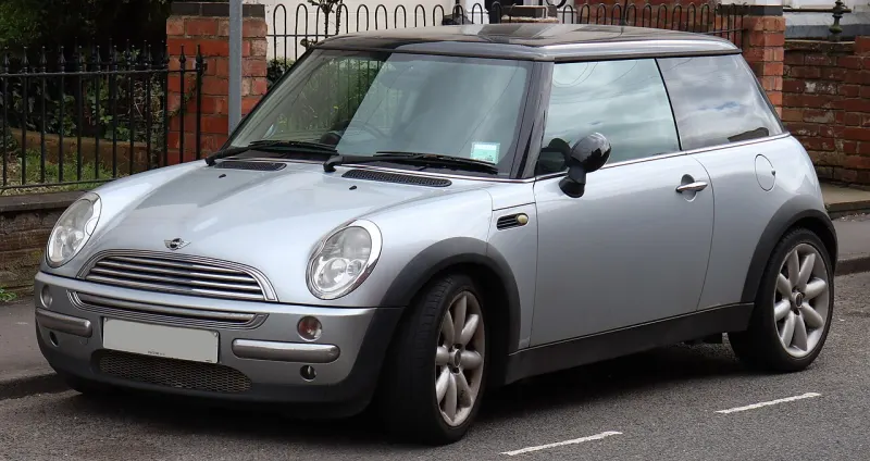 MINI Cooper First generation (2001–2006)