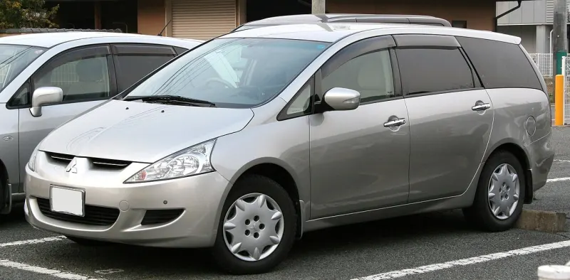 Mitsubishi Grandis Mitsubishi Grandis (2003–2011)