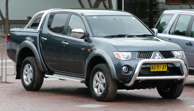 Mitsubishi L200 Fourth generation (2005–2015)