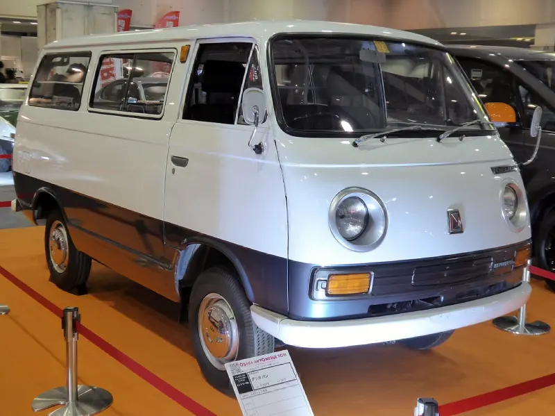 Mitsubishi L300 First generation (1968–1979)