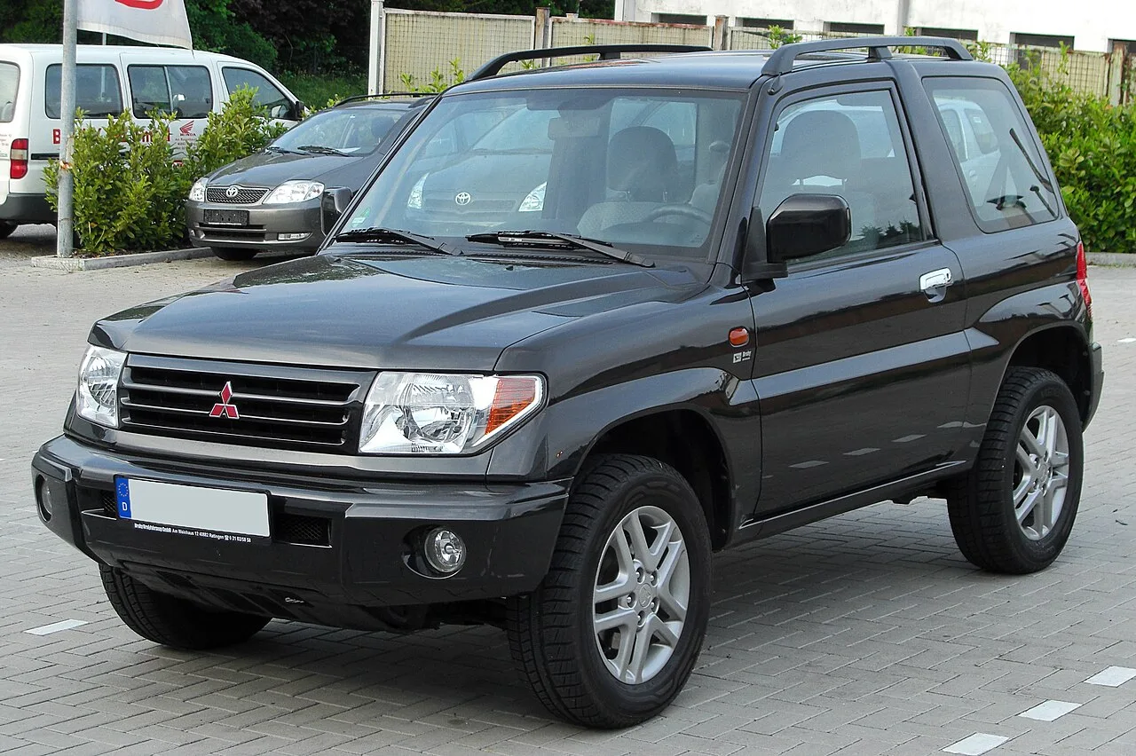 Mitsubishi Pajero Pinin — Mitsubishi Pajero iO (1998–2007)