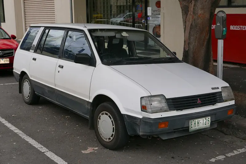 Mitsubishi Space Wagon First generation (1983–1991)