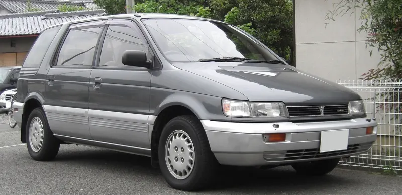 Mitsubishi Space Wagon Second generation (N30W/N40W) (1983–2003)