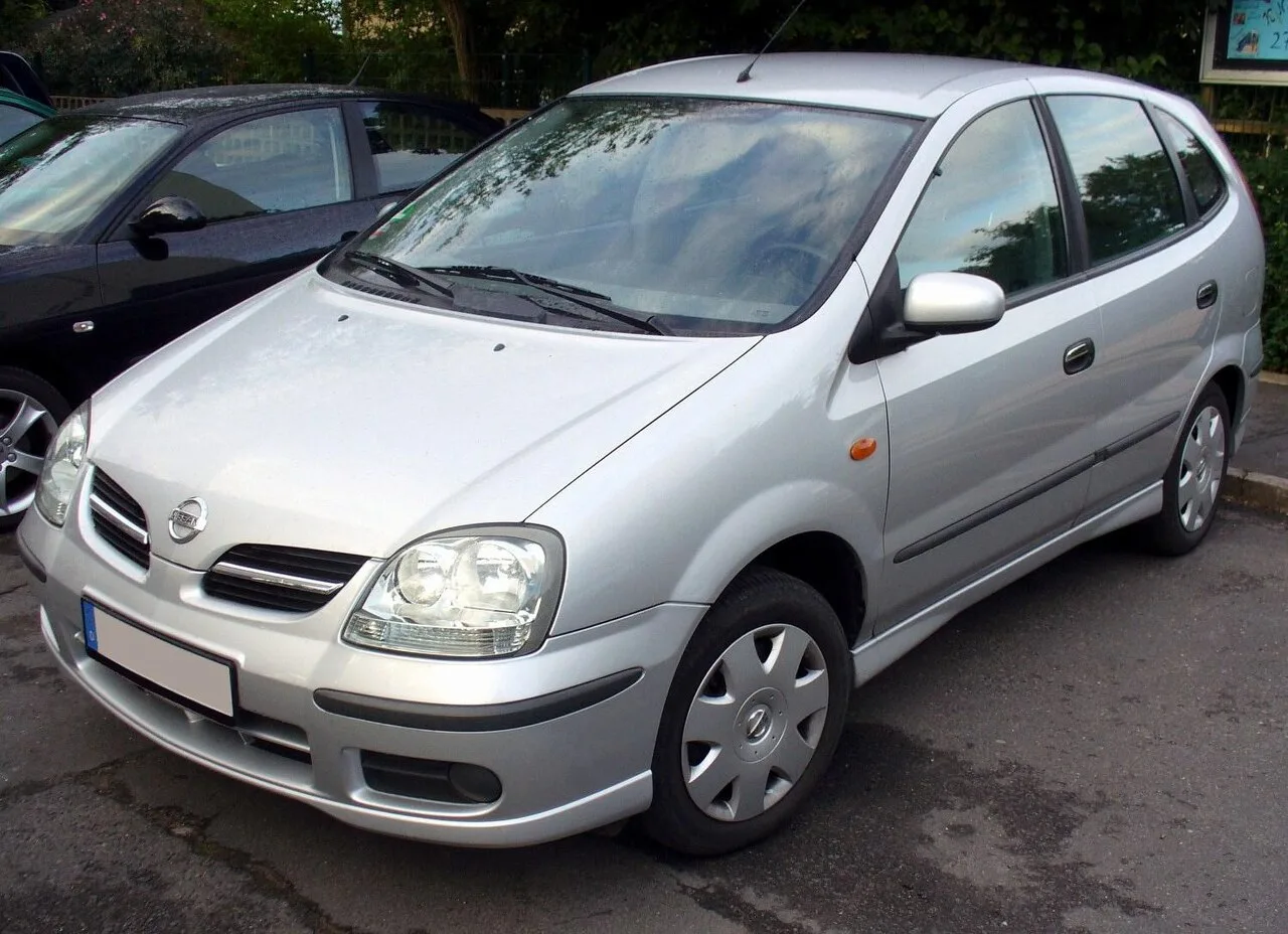 Nissan Almera Tino — Nissan Almera Tino (1998–2006)