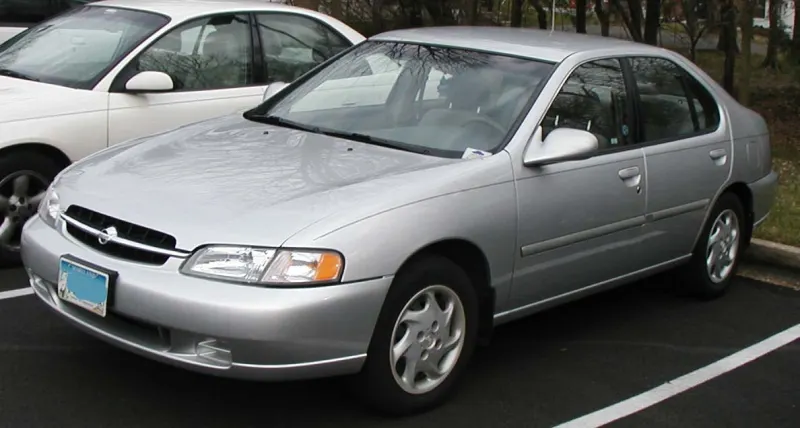 Nissan Altima Second generation (1997–2001)