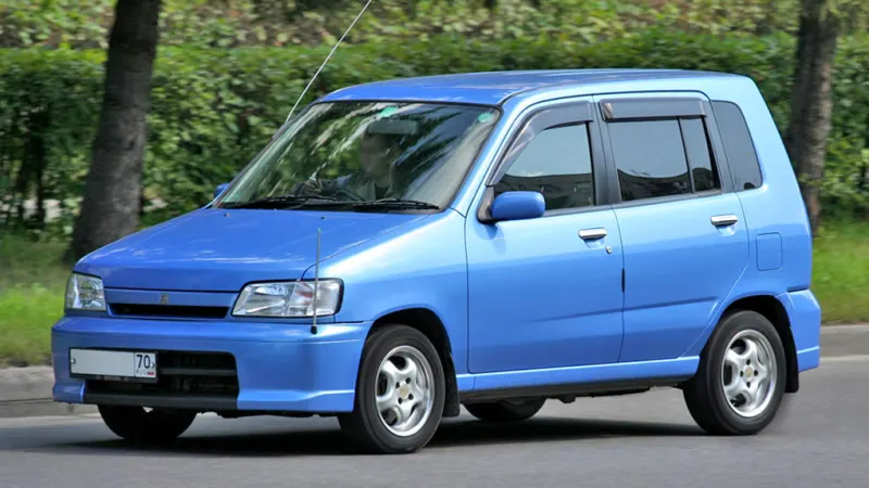 Nissan Cube First generation (1998–2002)