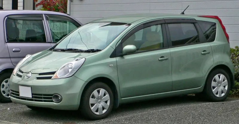 Nissan Note First generation (2004–2013)