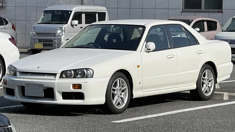 Nissan Skyline Tenth generation (1998–2002)