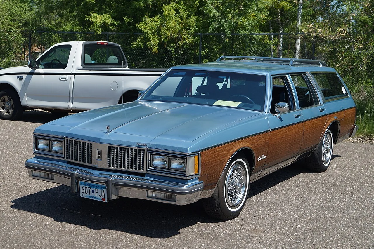 Oldsmobile Custom Cruiser (1971–1992)