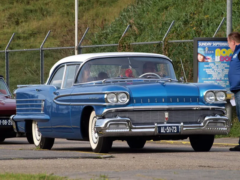 Oldsmobile Delta 88 Third generation (1957–1958)