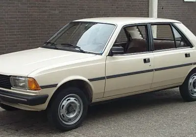 Peugeot 305