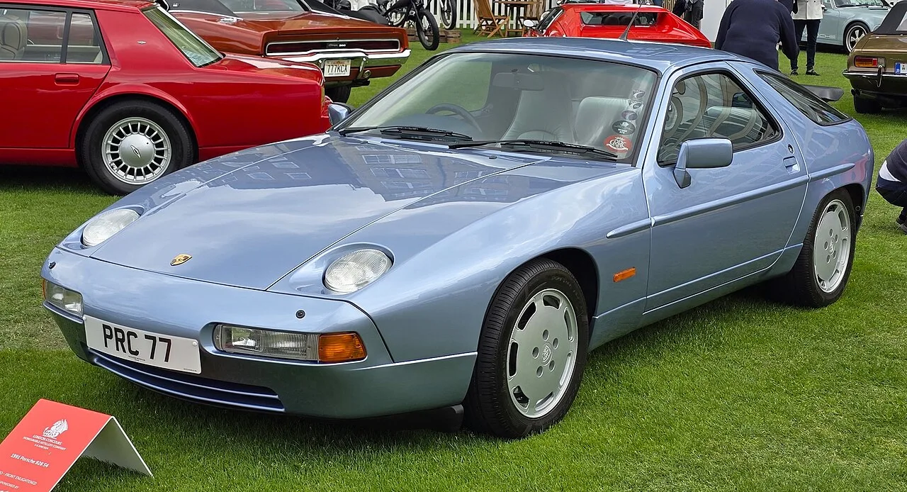 Porsche 928 — Porsche 928 (1977–1995)