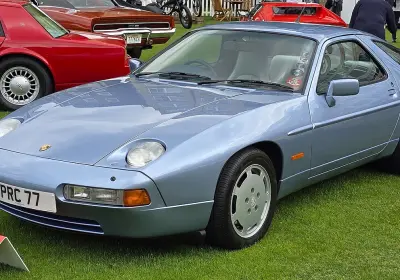 Porsche 928