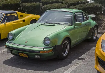 Porsche 930