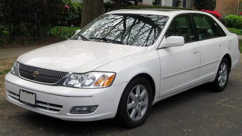 Toyota Avalon Second generation (1999–2004)
