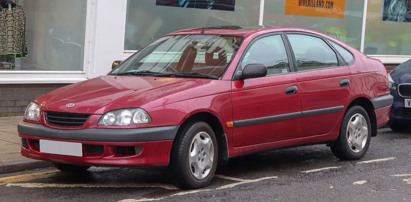Toyota Avensis First generation (1997–2003)
