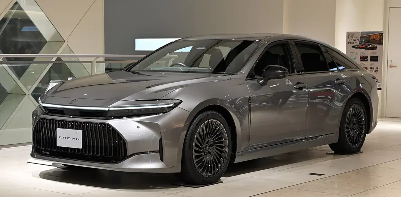 Toyota Crown Sixteenth generation Sedan (2023 óta)