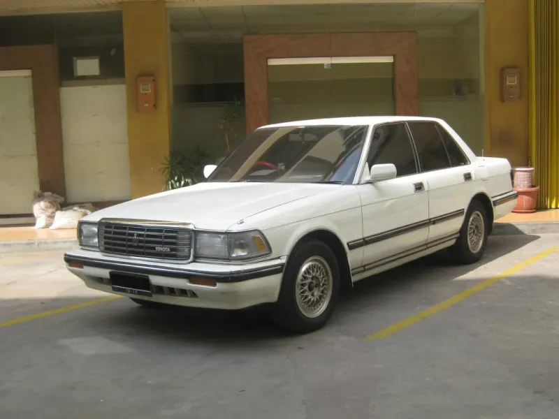 Toyota Crown Eighth generation (1987–1991)