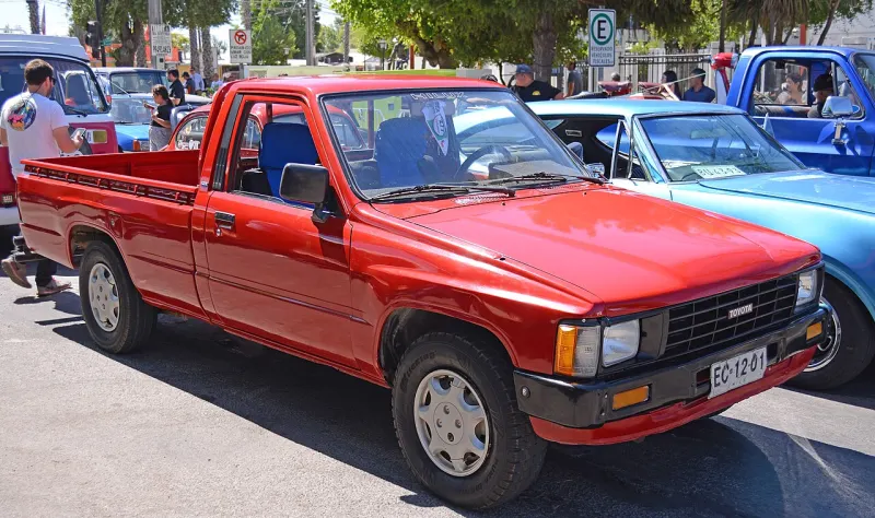 Toyota Hilux Fourth generation (1983–1988)