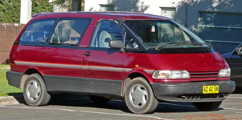 Toyota Previa First generation (1990–1999)