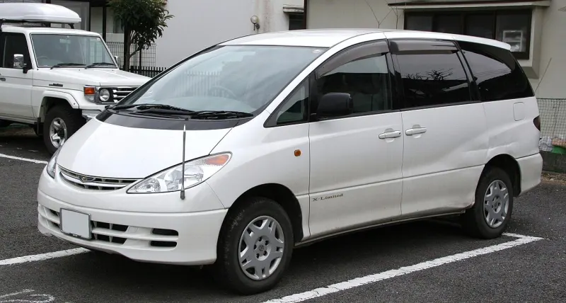 Toyota Previa Second generation (2000–2005)
