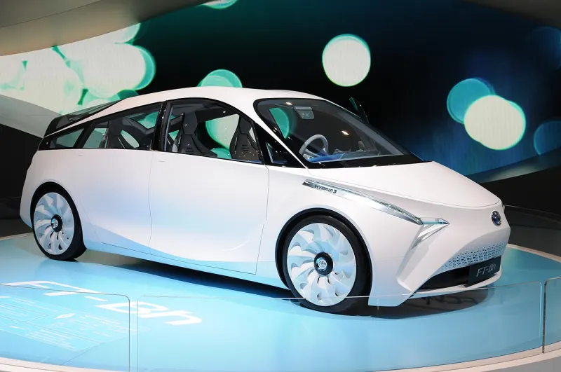Toyota Prius+ FT-Bh (2012 óta)