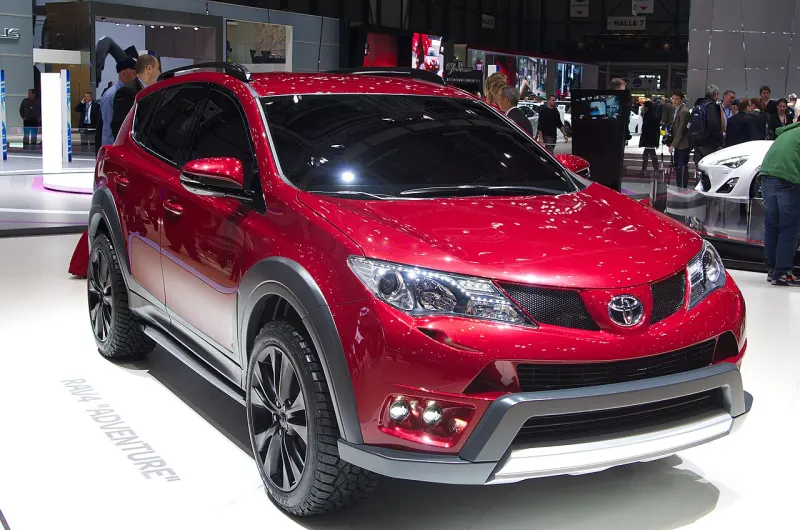 Toyota Prius+ RAV4 Adventure (2013 óta)
