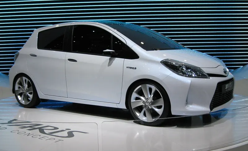 Toyota Prius+ Yaris HSD Concept (2011 óta)