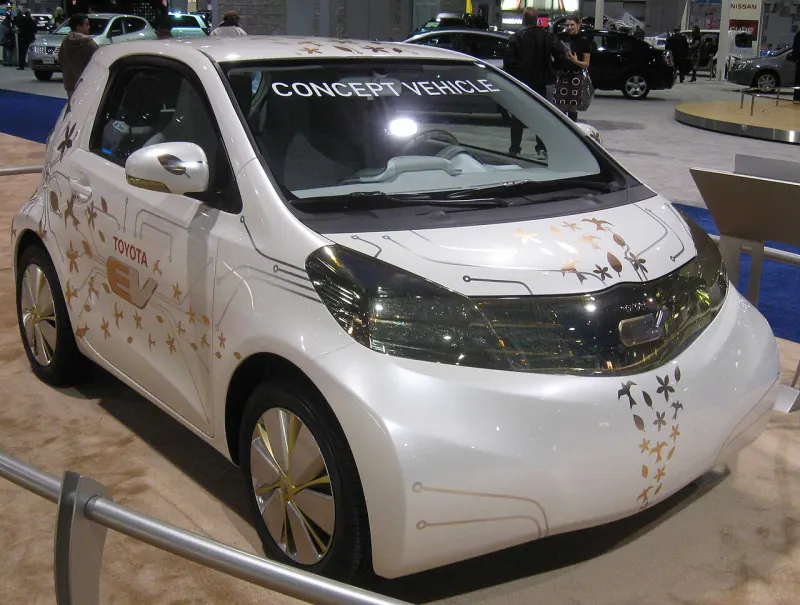 Toyota Prius+ iQ EV Prototype (2011 óta)