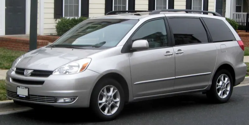 Toyota Sienna Second generation (2003–2009)