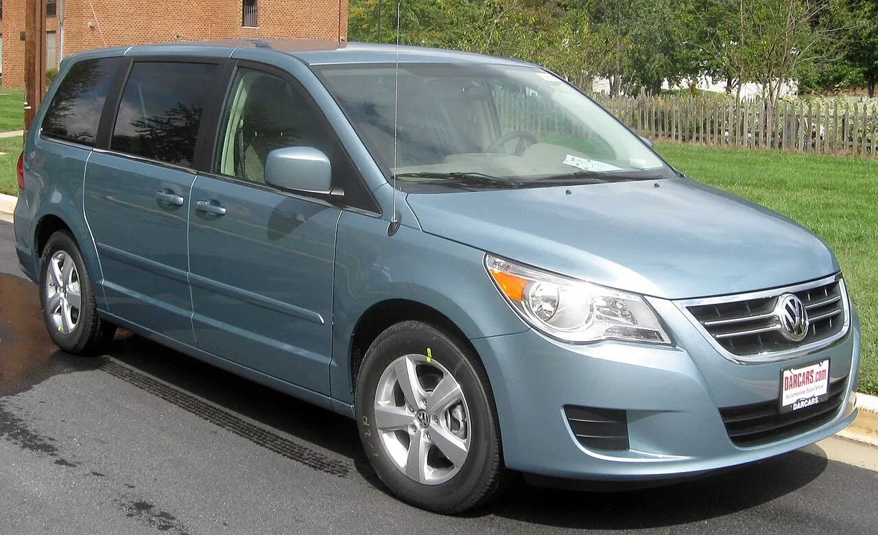 Volkswagen Routan — Volkswagen Routan (2008–2013)