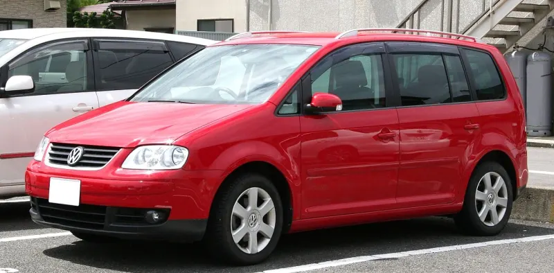 Volkswagen Touran First generation (2002–2016)