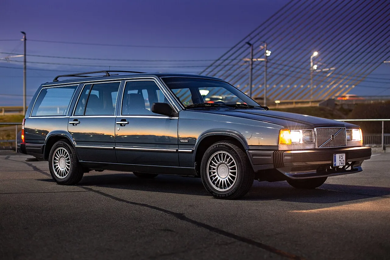 Volvo 760 (1982–1992)