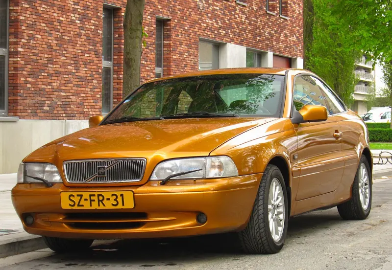Volvo C70 First generation (1996–2005)