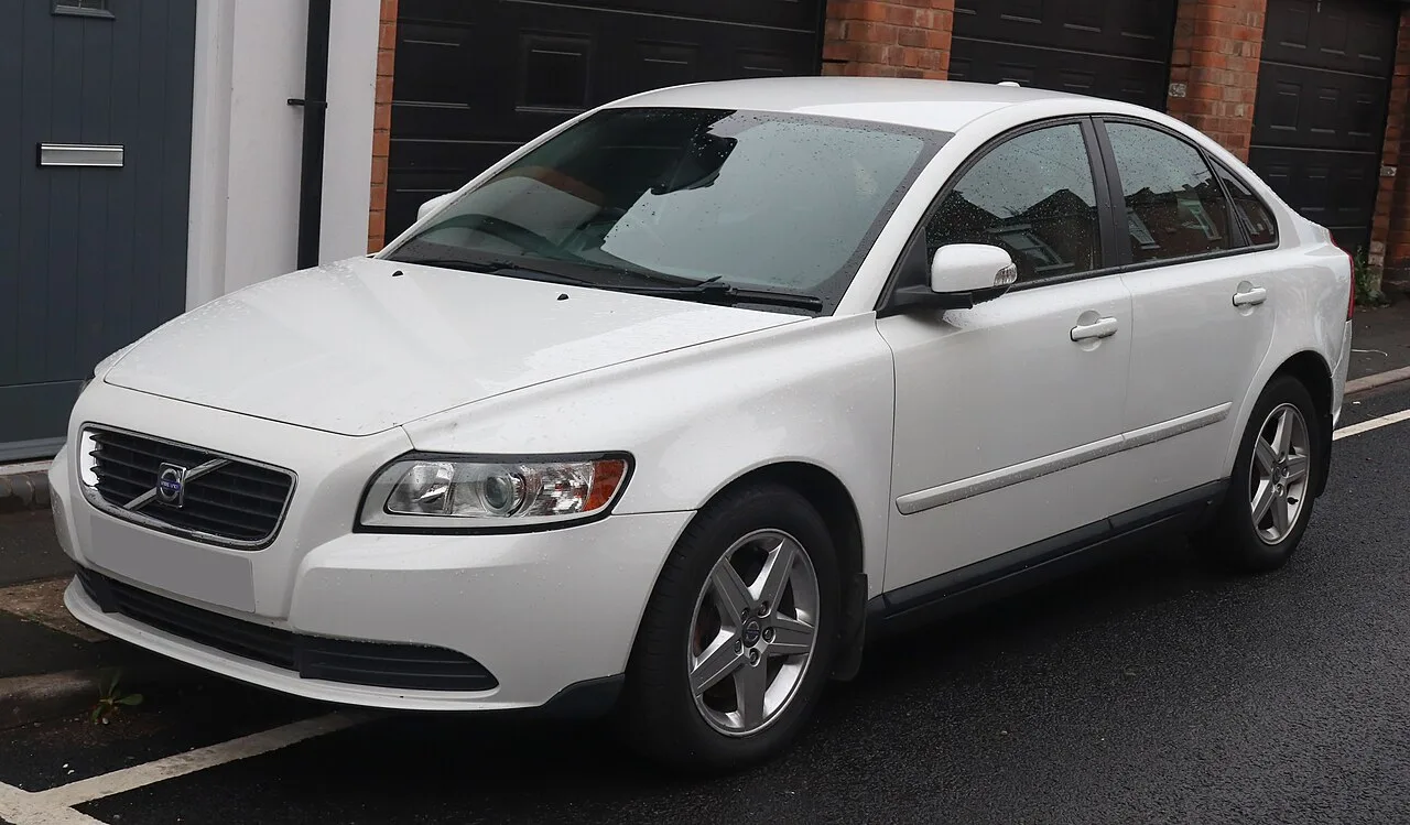 Volvo S40 (1995–2012)