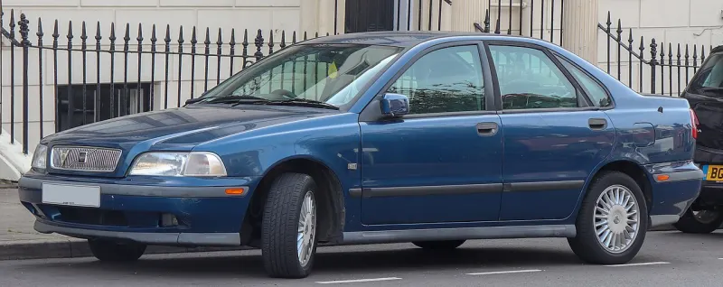 Volvo S40 First generation (1995–2004)