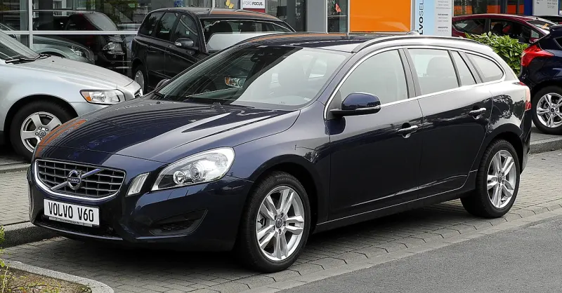 Volvo V60 First generation (2010–2018)