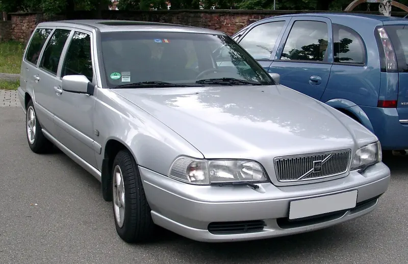 Volvo V70 First generation (1996–2000)